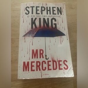 Mr Mercedes by Stephen King : book